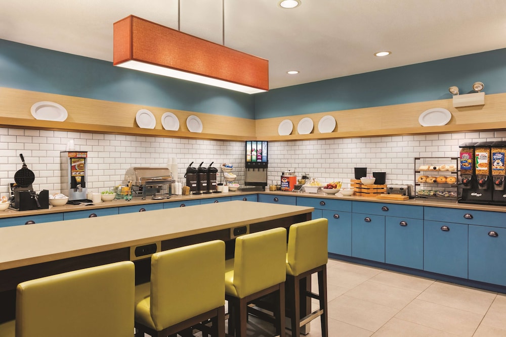 Country Inn and Suites by Radisson Springfield OH 36/43