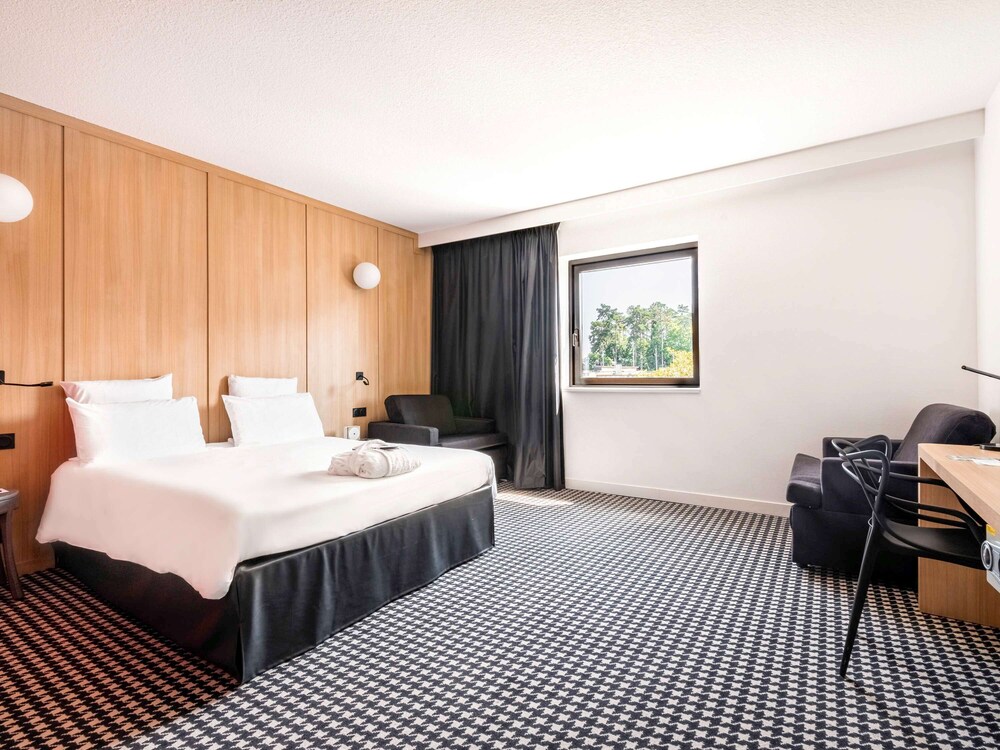 MERCURE TOURS SUD 14/77