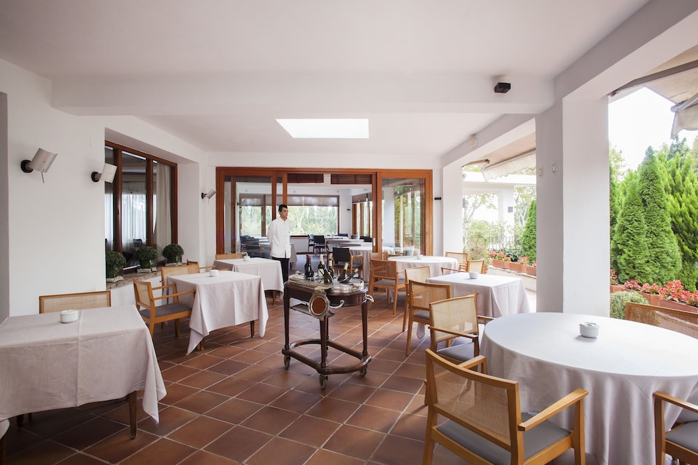Emporda Hotel 52/66