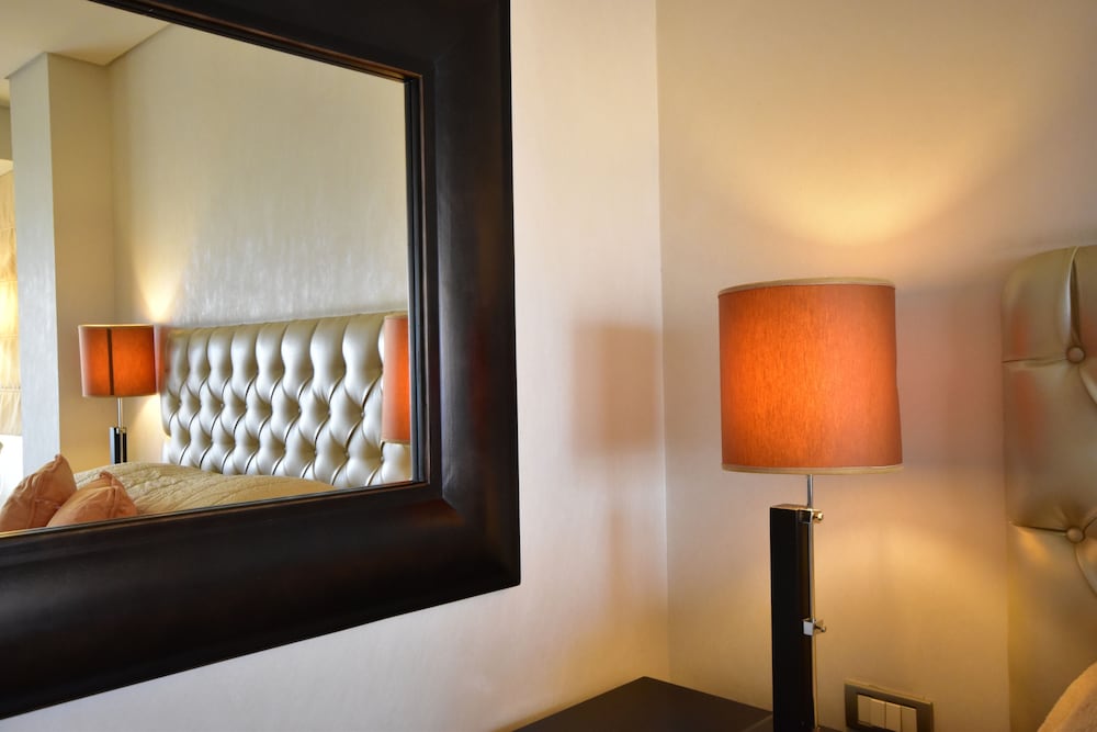 Plaza Resort Hotel 35/74