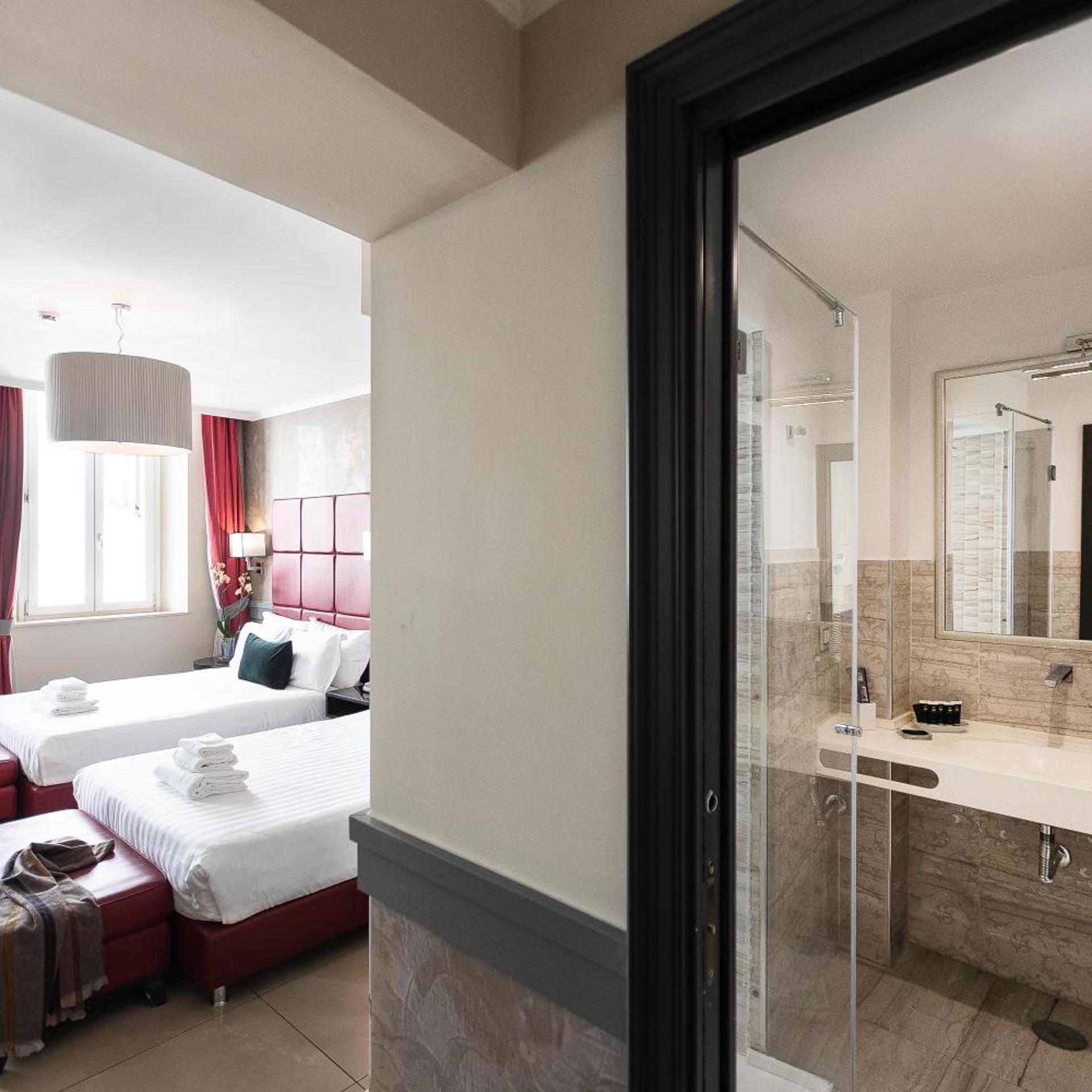 غرفة رباعية بحوض استحمام، Hotel Castellino Roma 7/10