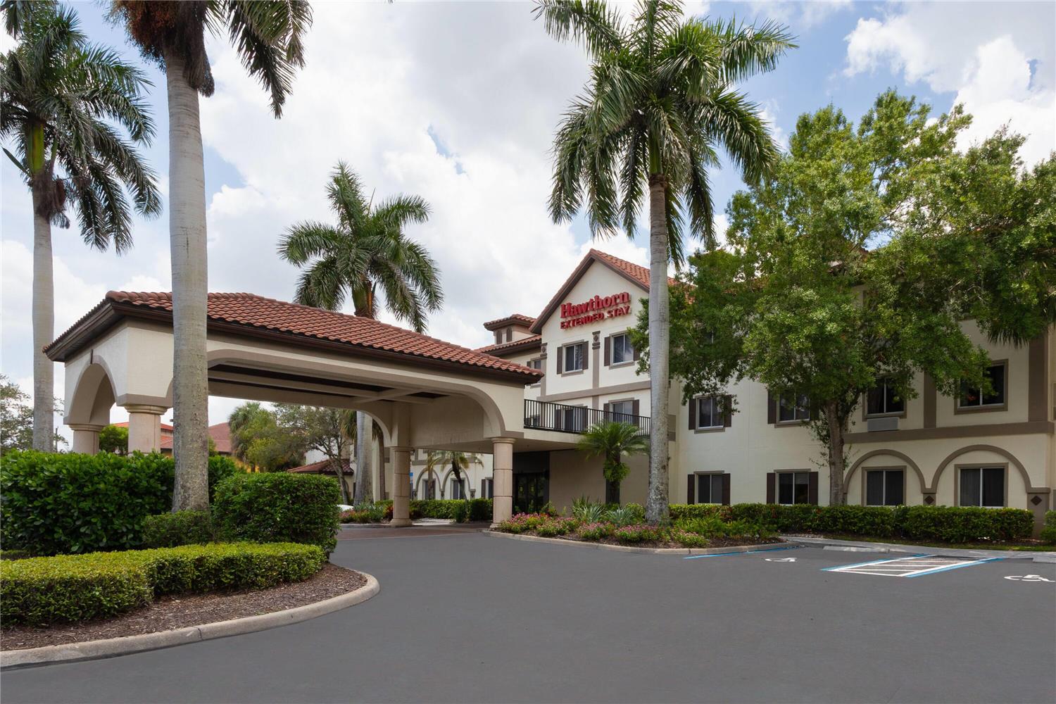 Hawthorn Extended Stay by Wyndham Naples 2/54