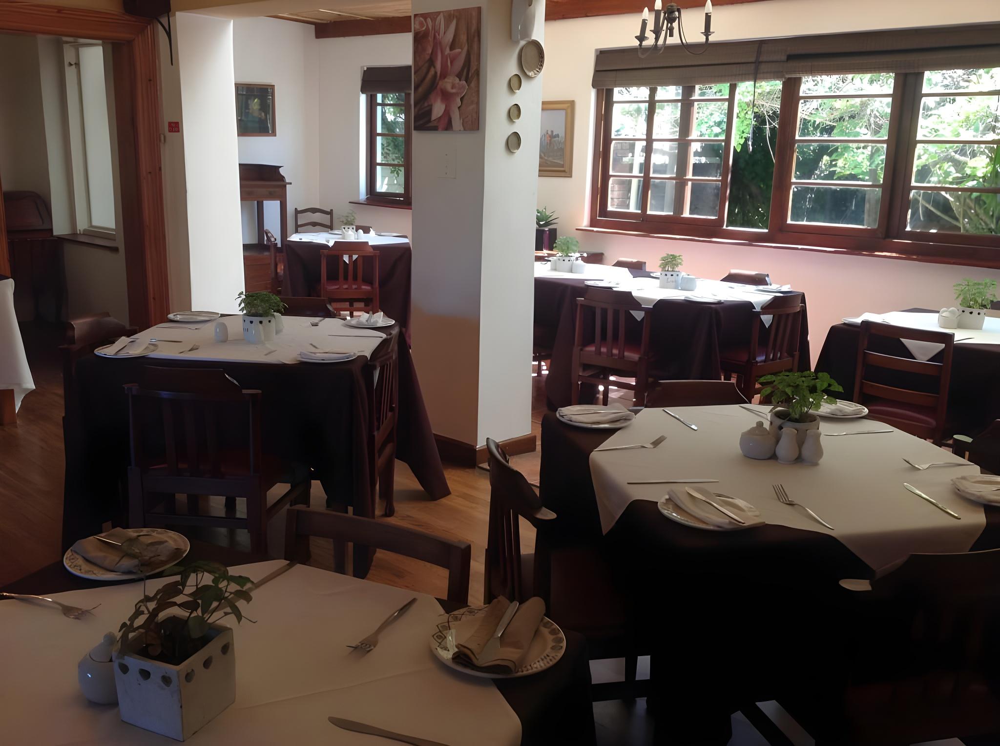 Somerset Guest Lodge 21/25