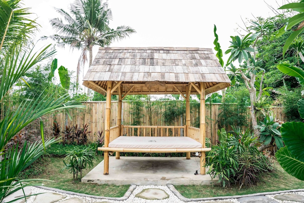 Shanti Boutique Retreat 7/57