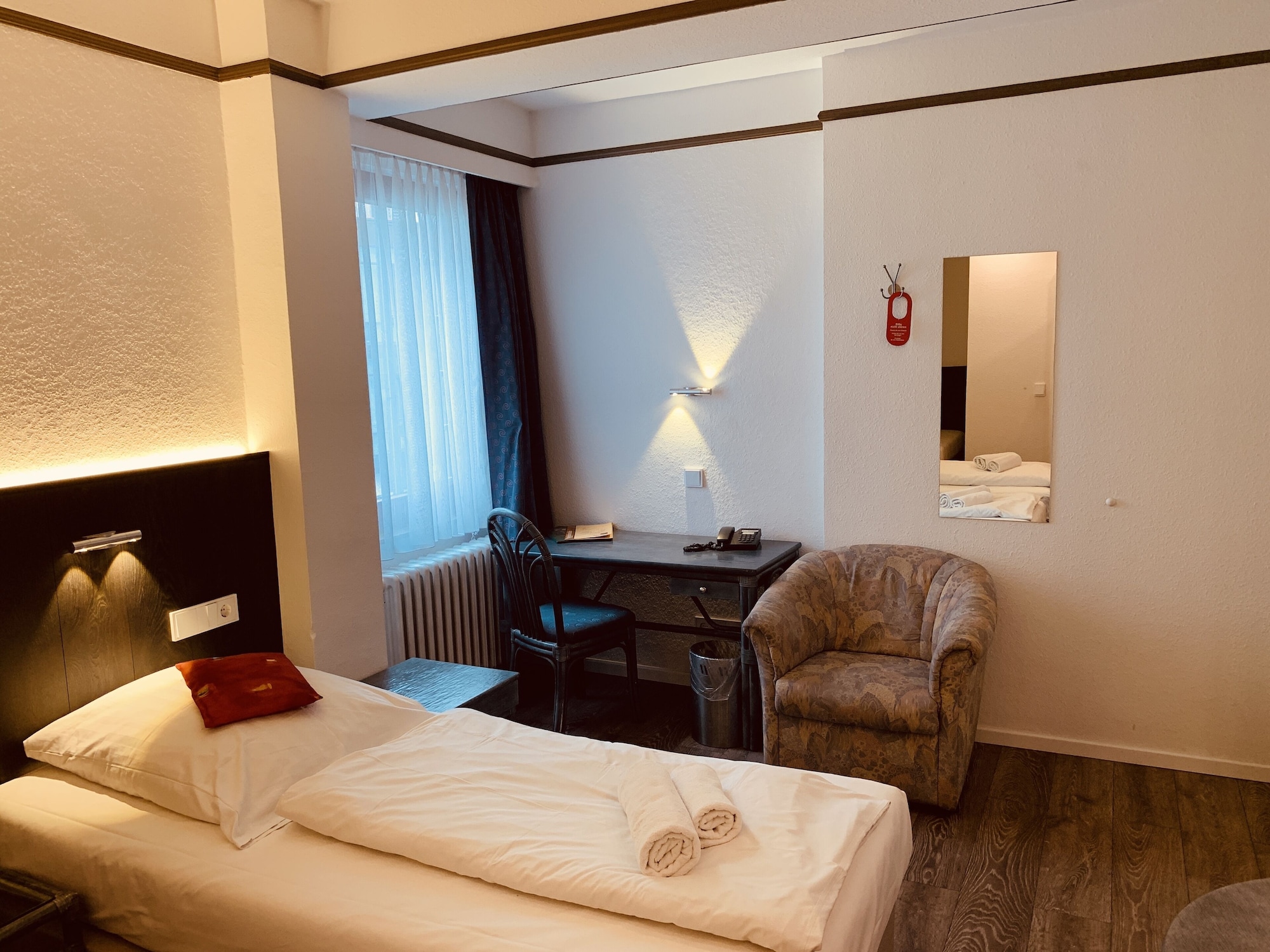 ROOM, TRIPLE