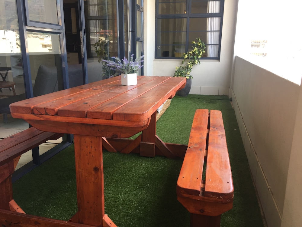 Cape Town Apartment With Balcony 20/28