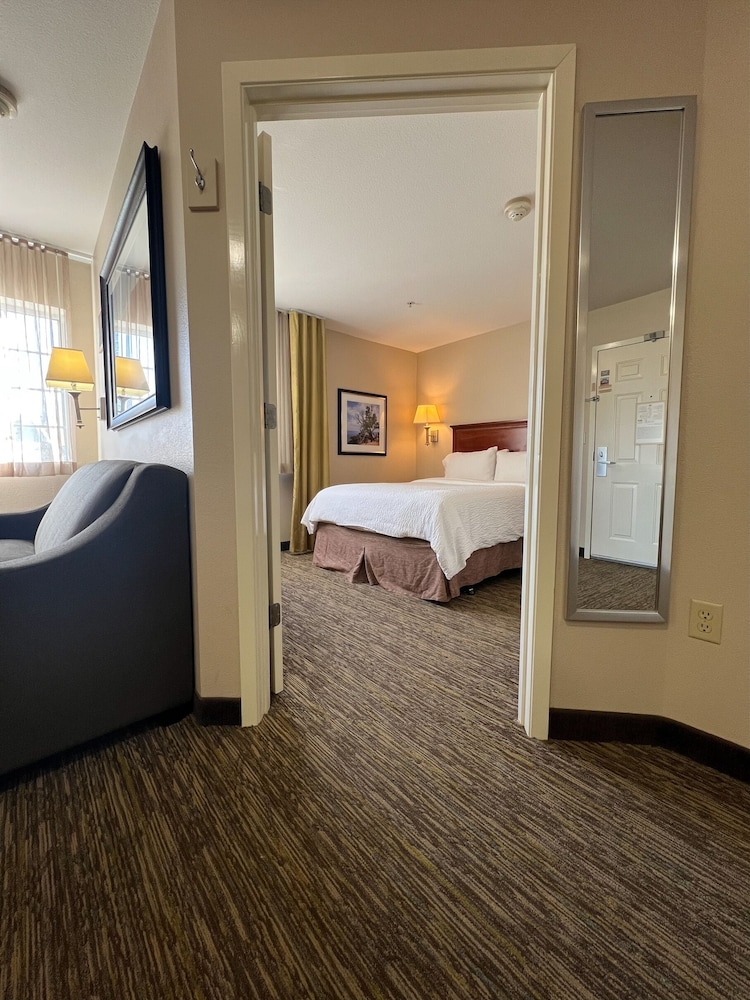 Candlewood Suites Wichita Falls At Maurine Street 16/45