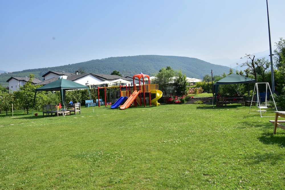 Cayir Cimen Tatil Evleri 52/65