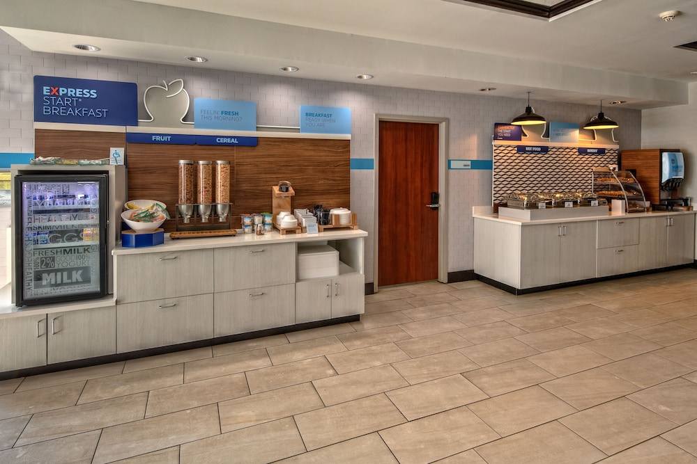 Holiday Inn Express Hotel Suites Cookeville 5/73