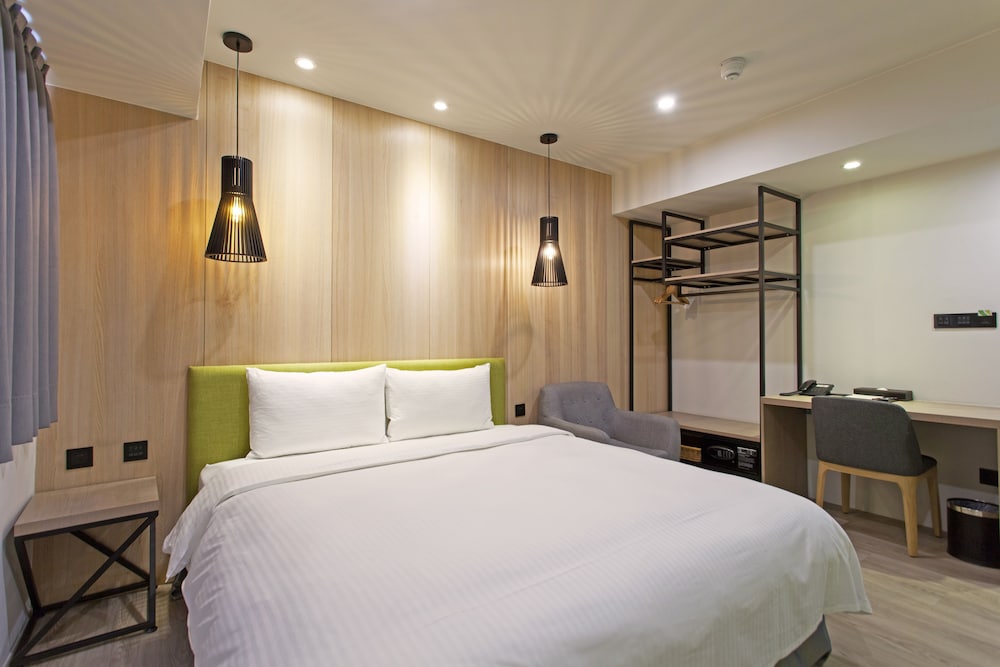 Green Hotel - West District 29/64