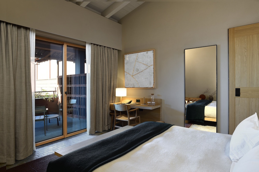 Deluxe, Double Bed