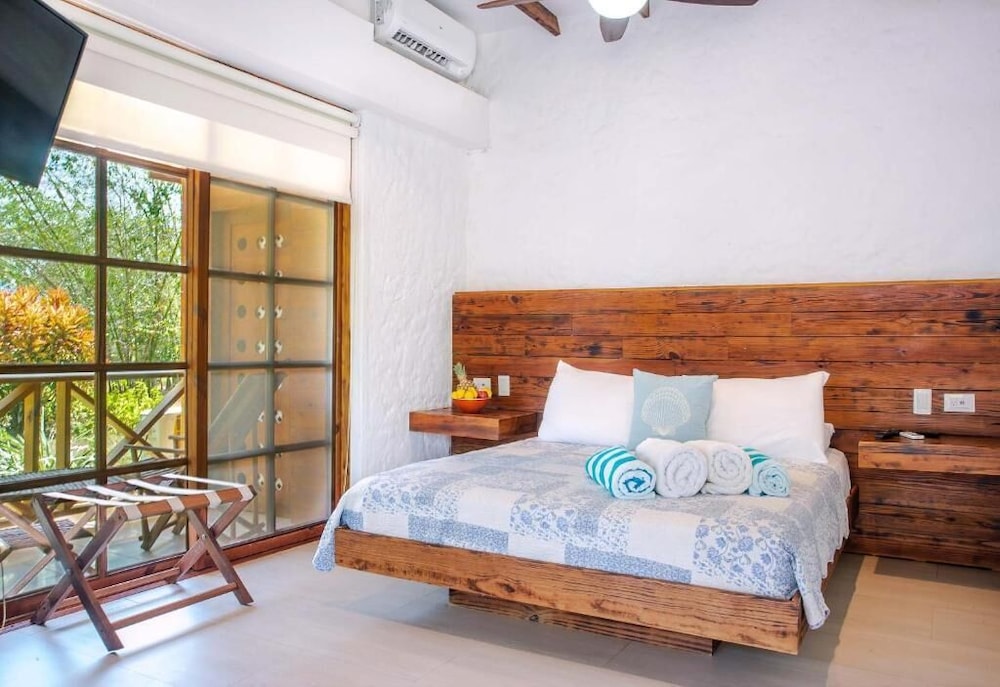 GARDEN, DOUBLE BED