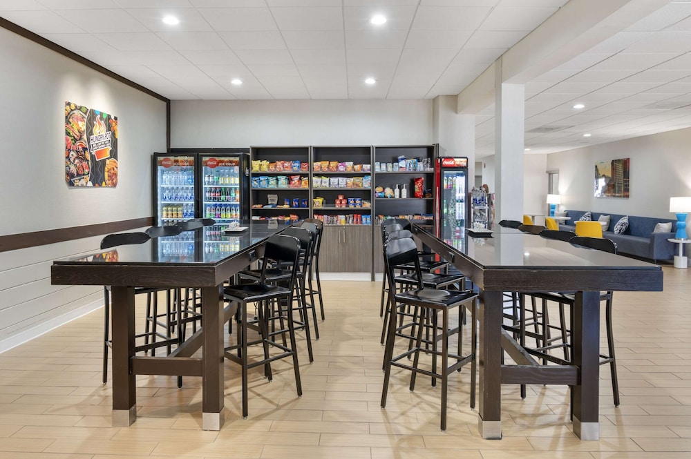 restaurant cafeteria