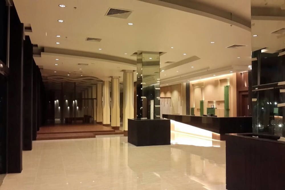Alvarez Hotel 10/65