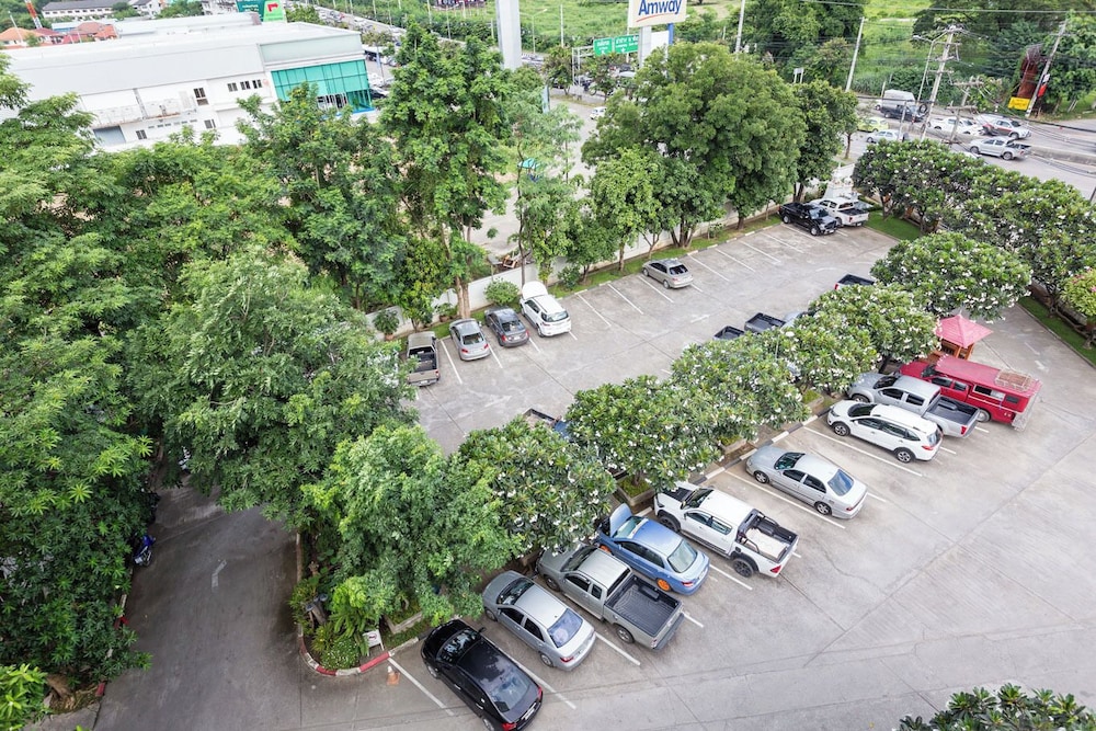 Asia Hotels Group (Poonpetch Hotel) 53/63