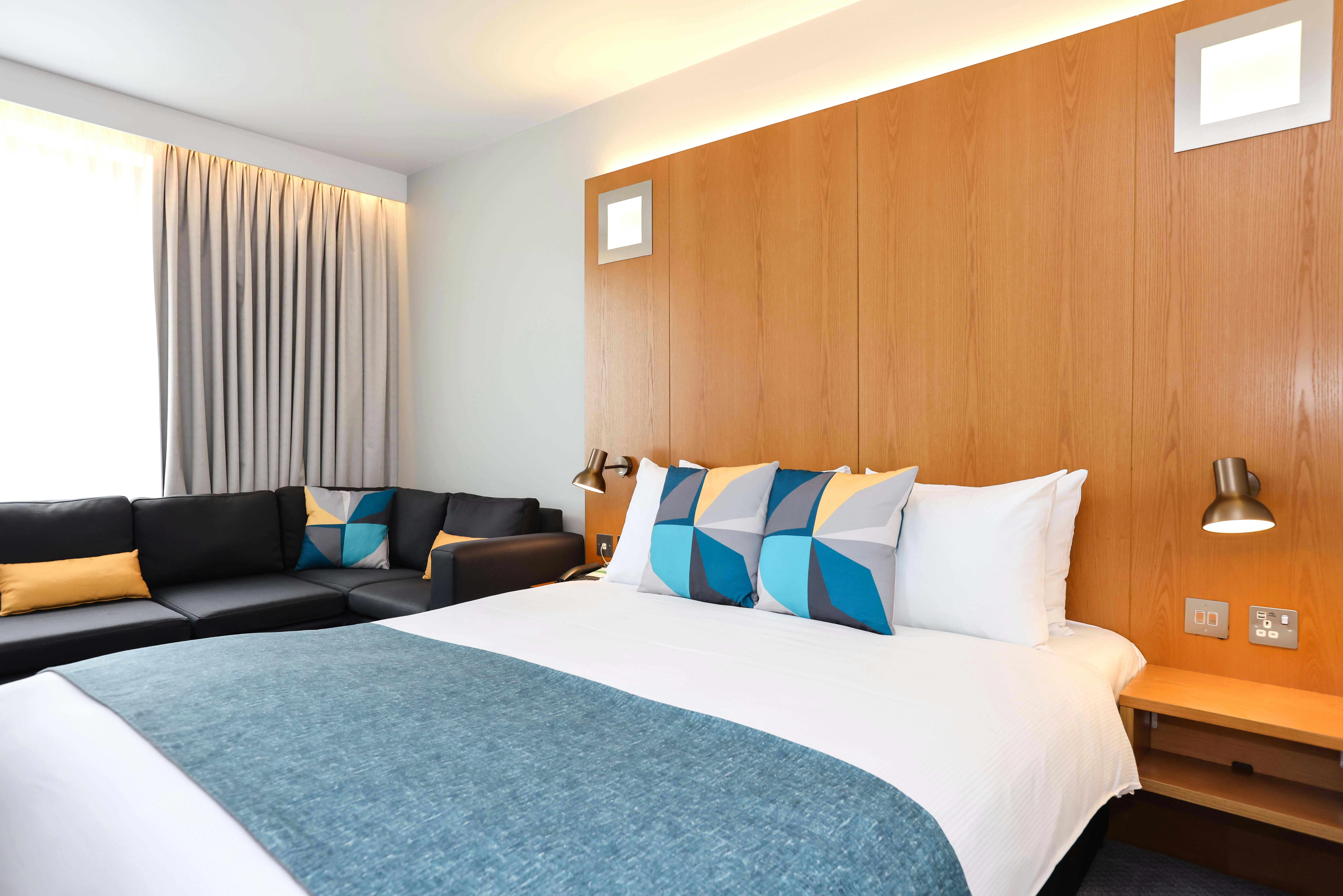 Holiday Inn Bournemouth 10/50