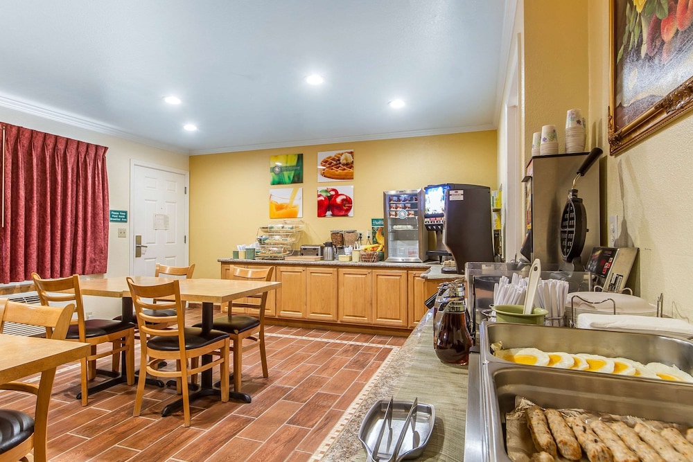 Quality Inn & Suites Gilroy CA 39/47
