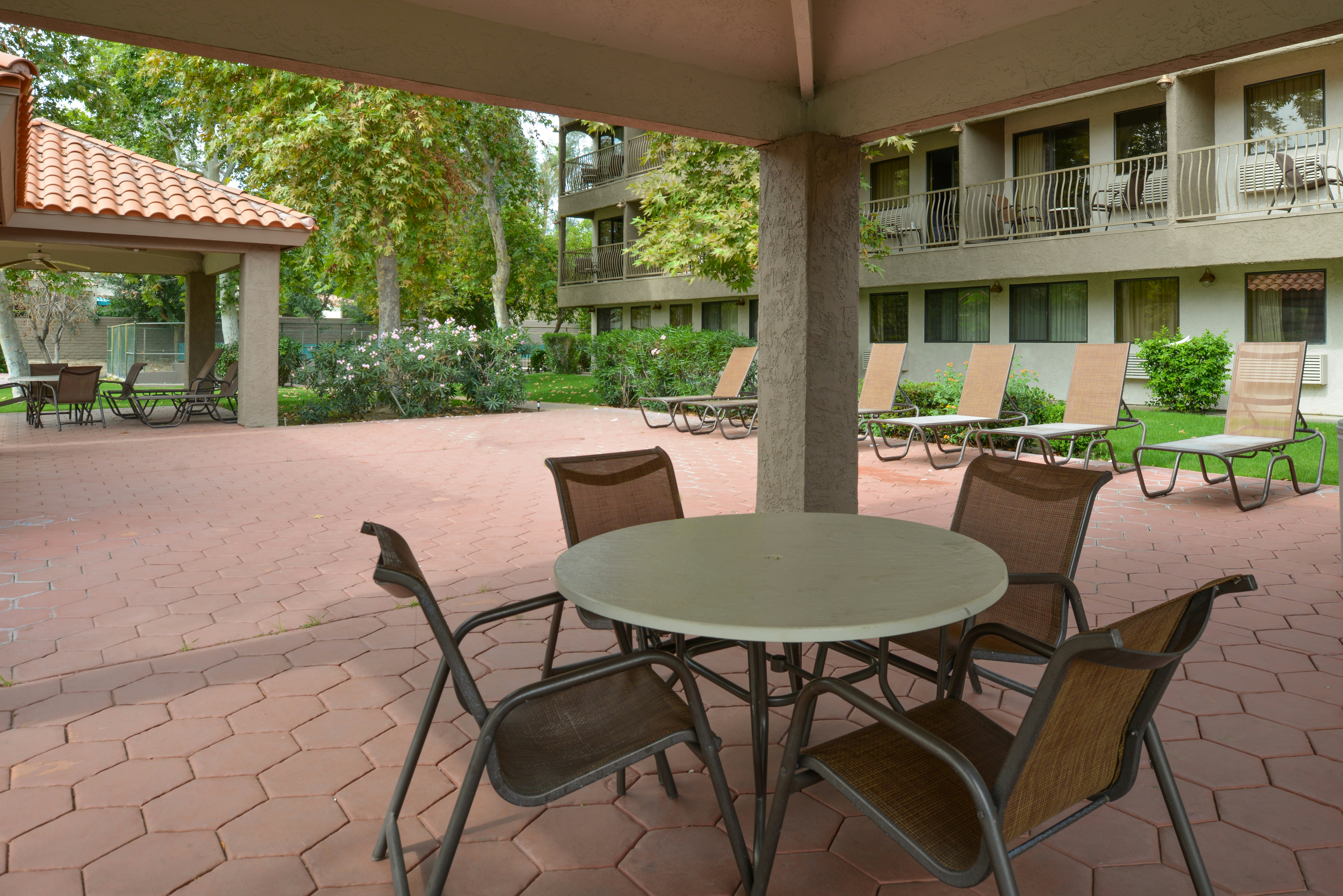Holiday Inn Express Palm Desert 54/78