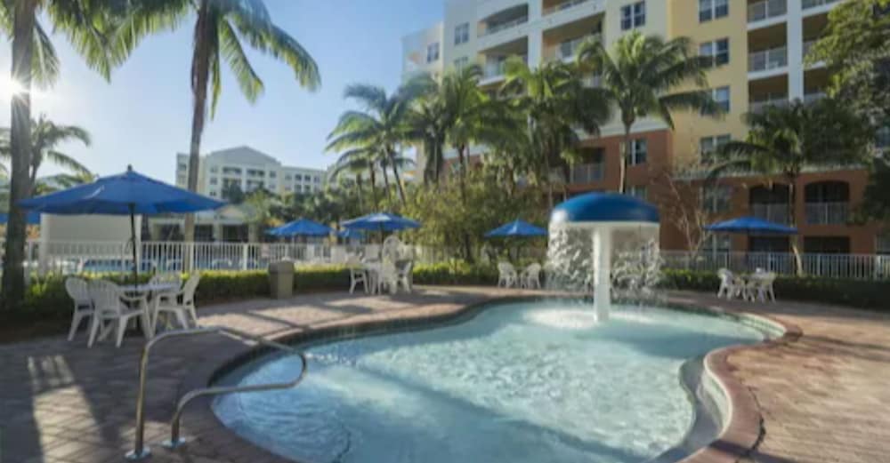 Vacation Village At Weston 7/81