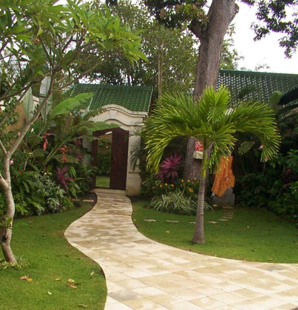 Emerald Villa 43/50