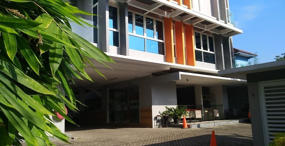Hotel Sonic Airport Semarang 18/21