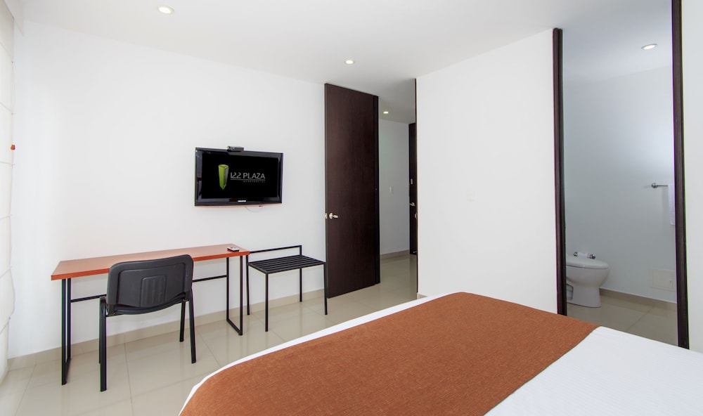 122 Plaza Apartahotel 48/56