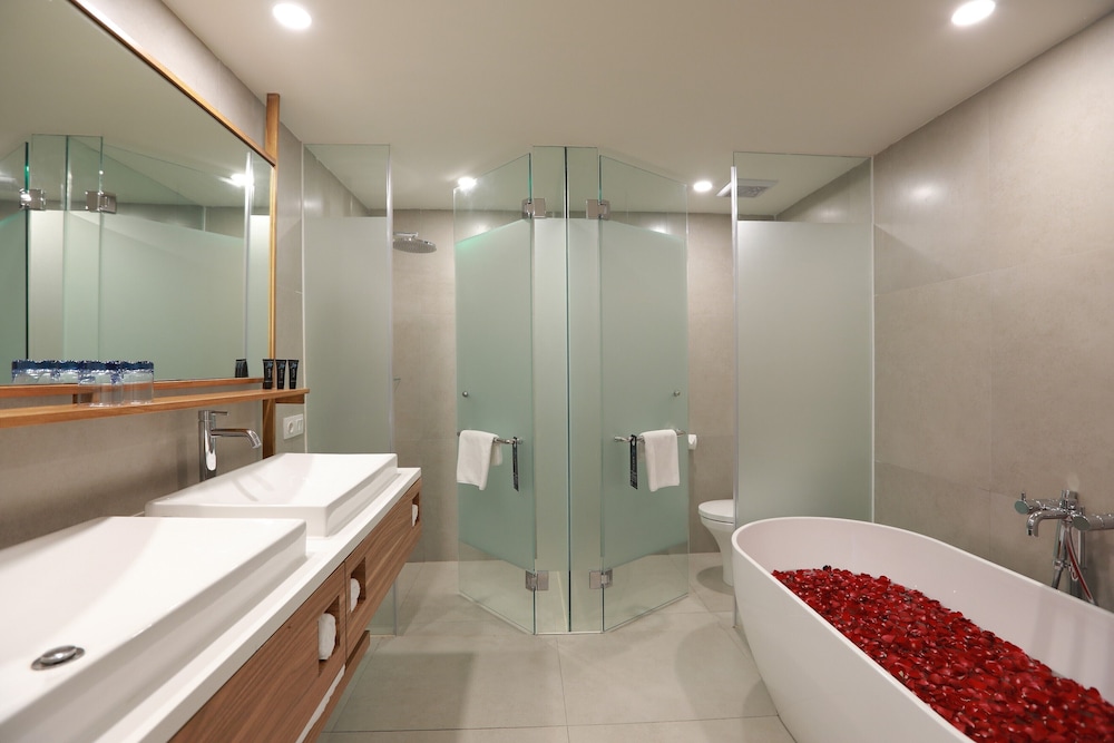 ILLIRA Hotel Banyuwangi 56/56