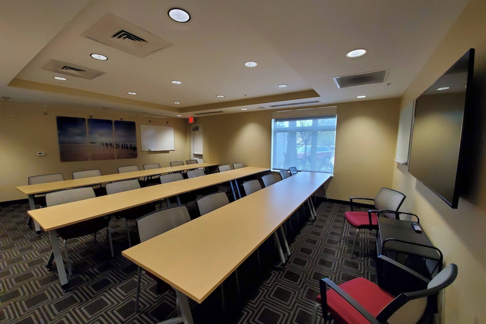 TOWNEPLACE SUITES BY MARRIOTT FORT MYERS ESTERO 43/50