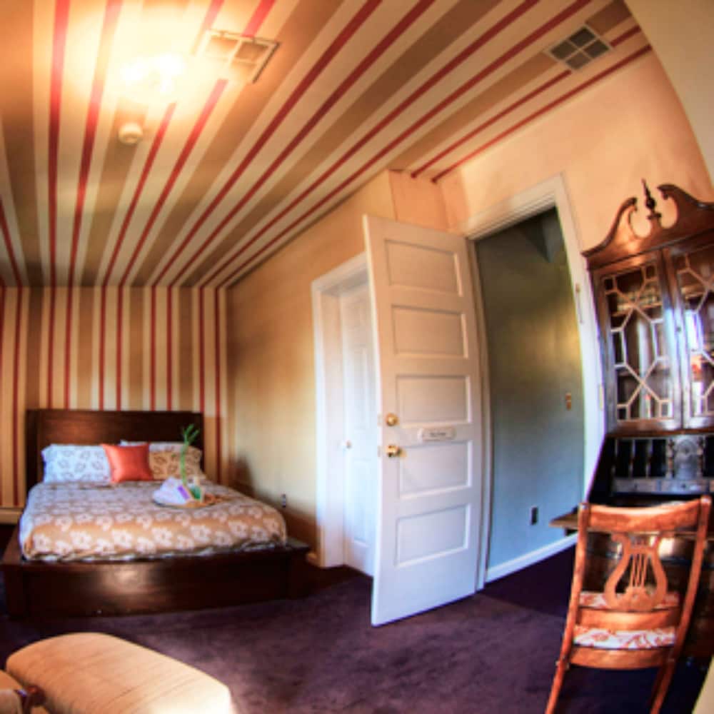Queen Anne Bed And Breakfast 22/70