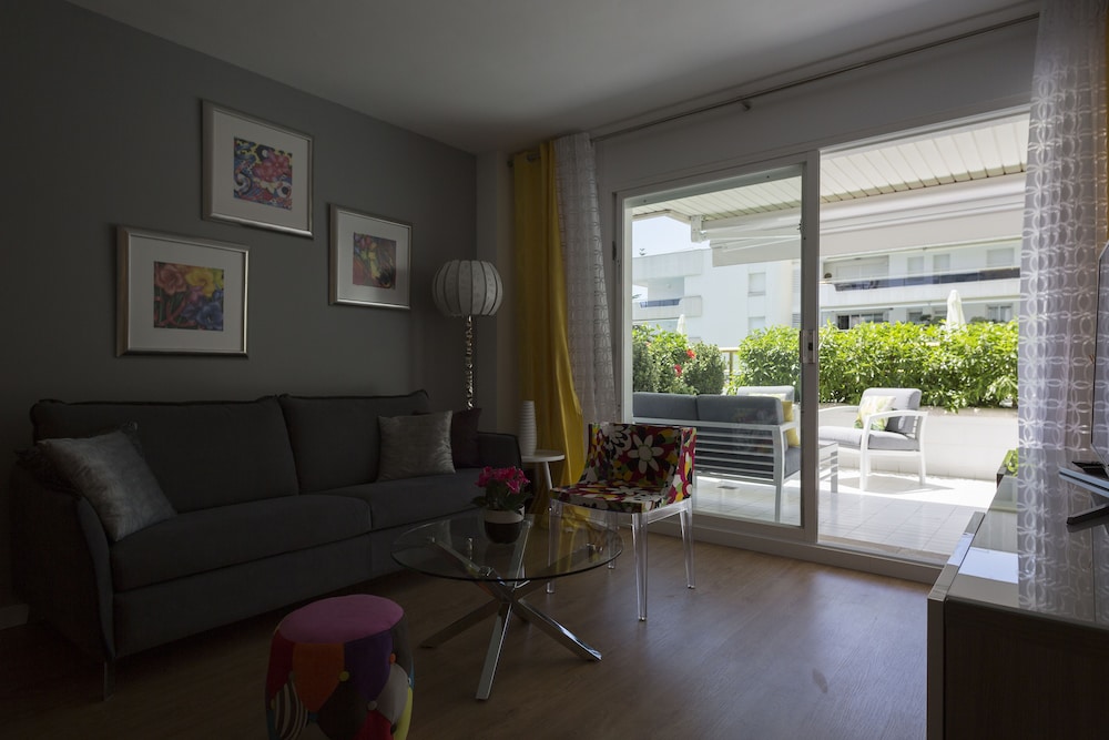 Mediterraneo Sitges Hotel Apartments 17/50