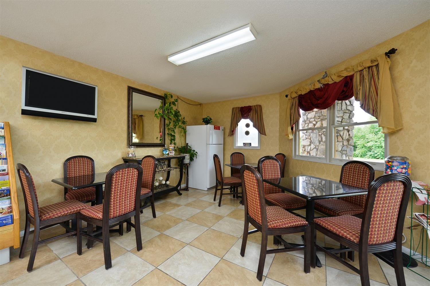 Americas Best Value Inn Canton 18/22