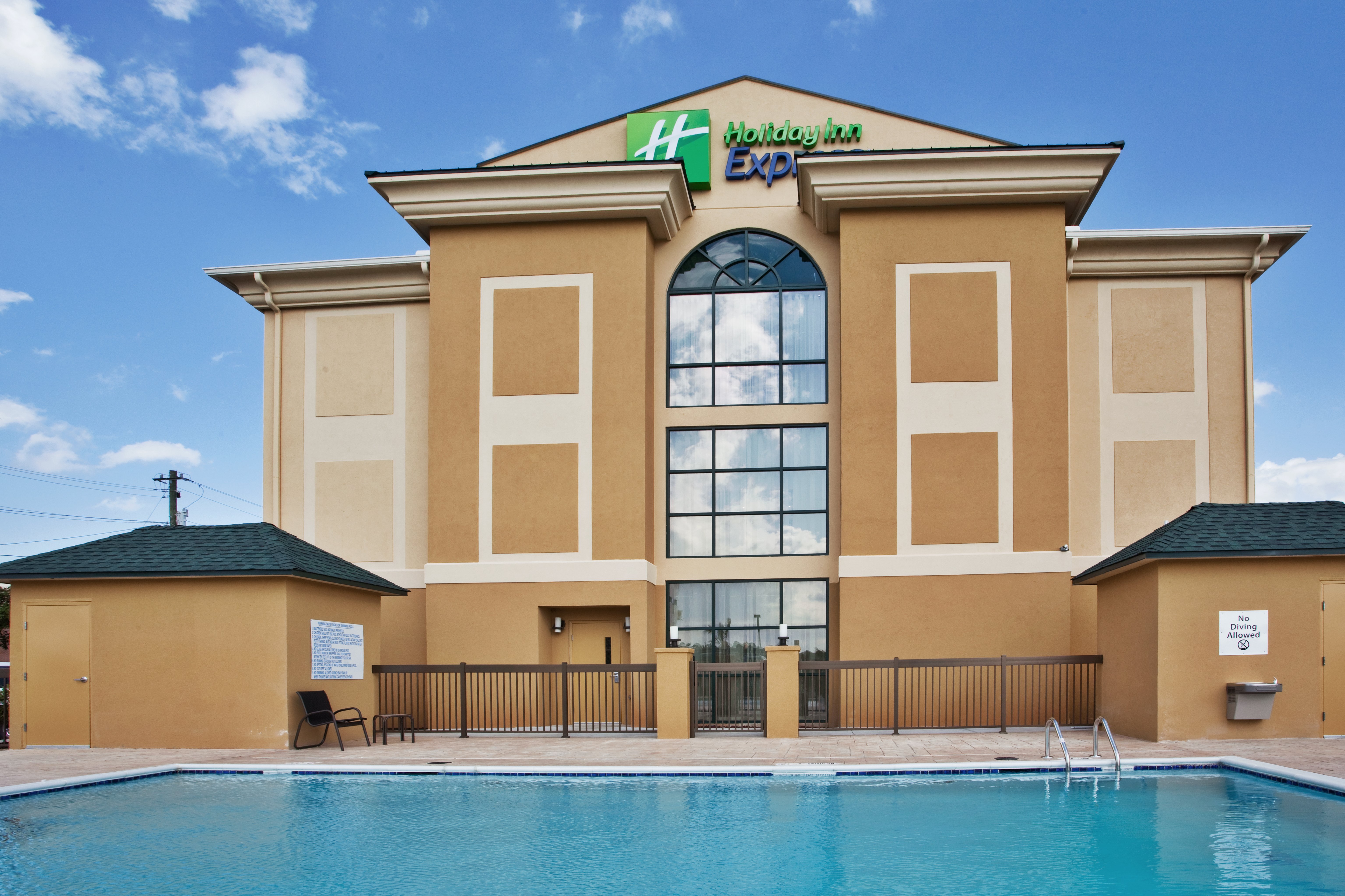 Holiday Inn Express Hotel & Suites Cordele North 4/79