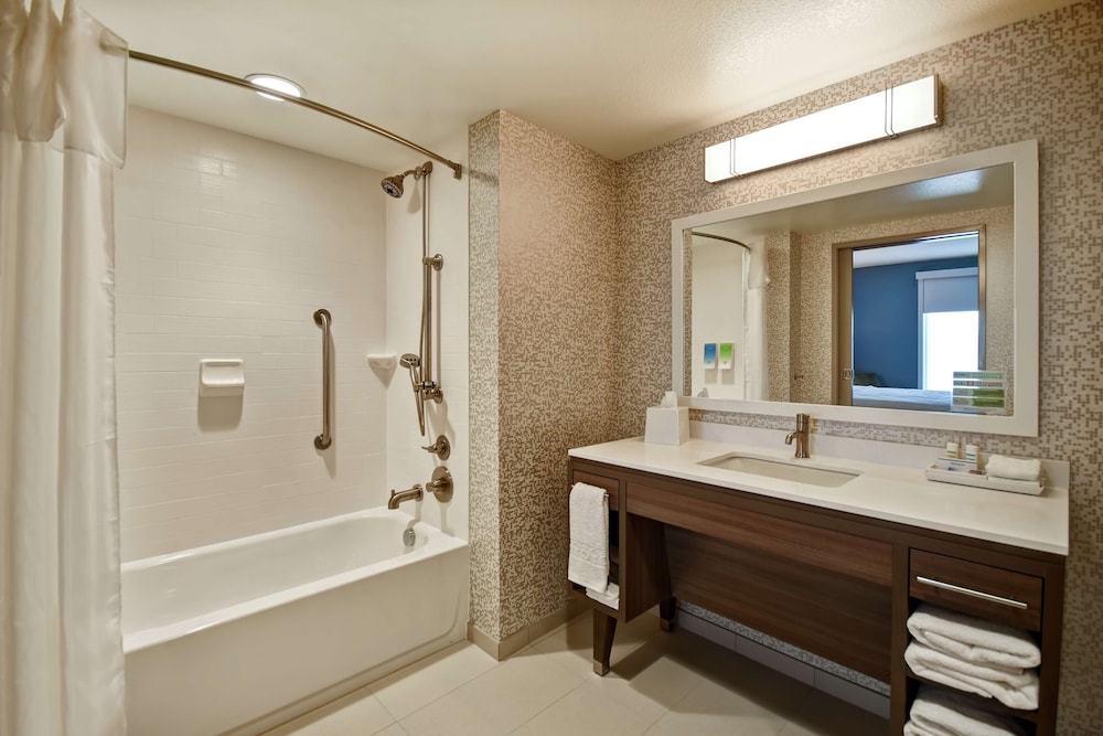 Home2 Suites by Hilton Terre Haute, IN 25/62
