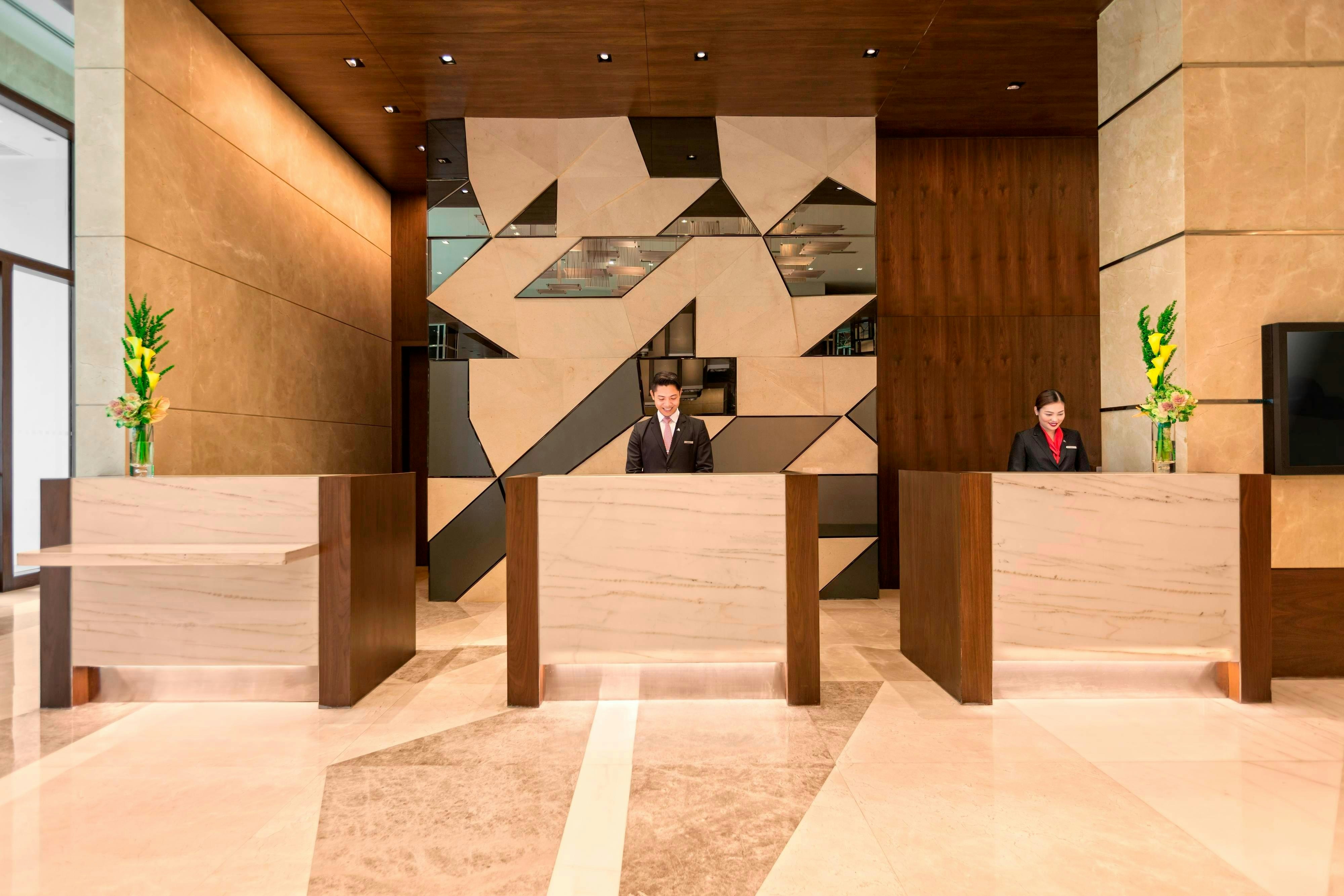Marriott Hotel Manila 11/80