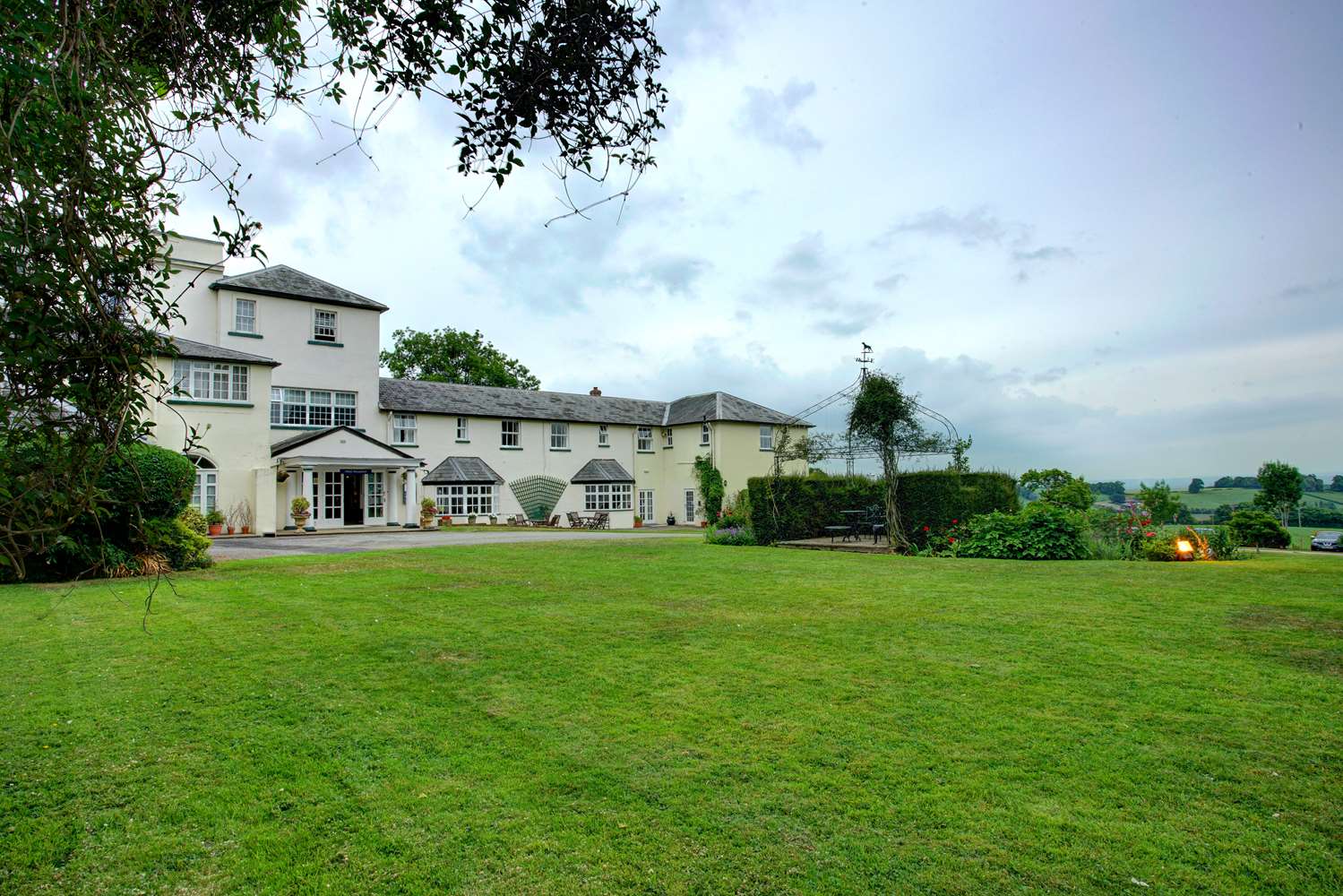 Lord Haldon Country Hotel Sure Hotel Collection by BW 41/43