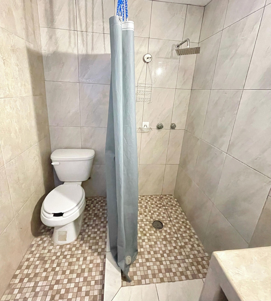 OYO Hotel Zihuatanejo Malibu 37/41