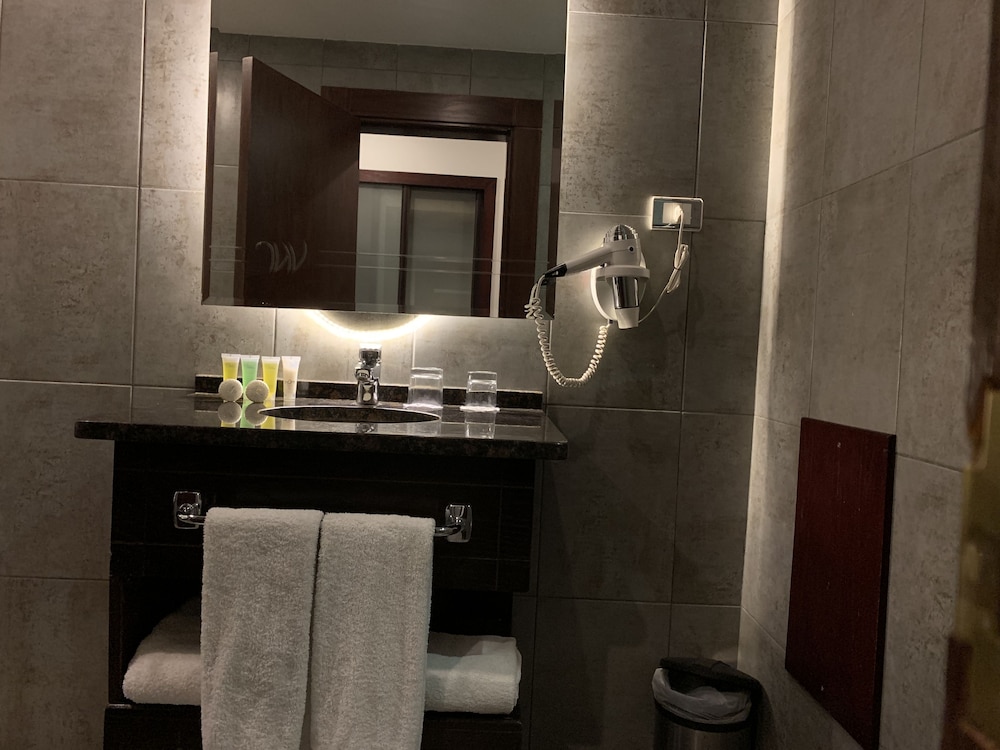 RUM HOTELS - AL WALEED 26/66