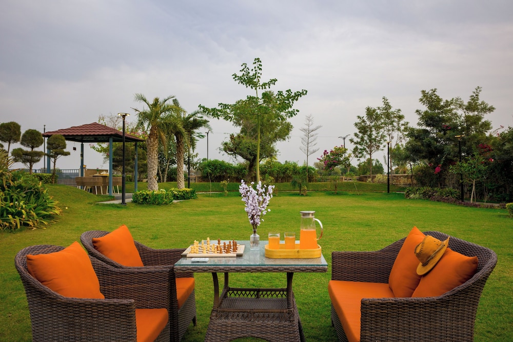 ELIVAAS Noah's Ark 3BHK Villa with Pvt Pool, Garden and Gazebo 61/64
