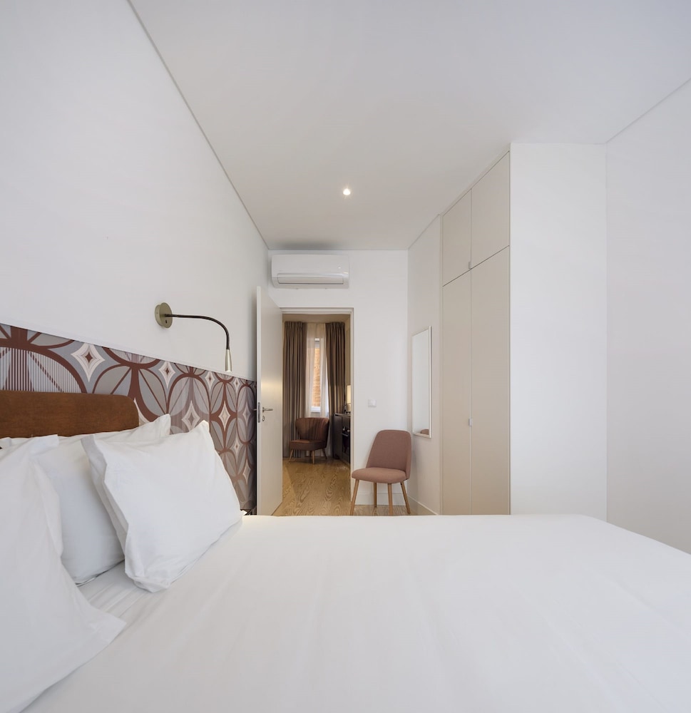 1 BEDROOM, APARTMENT