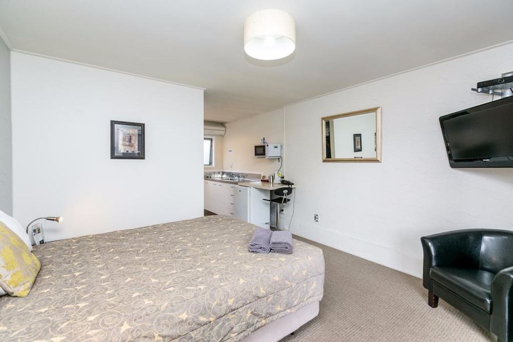 16 Northgate Motor Lodge 25/35