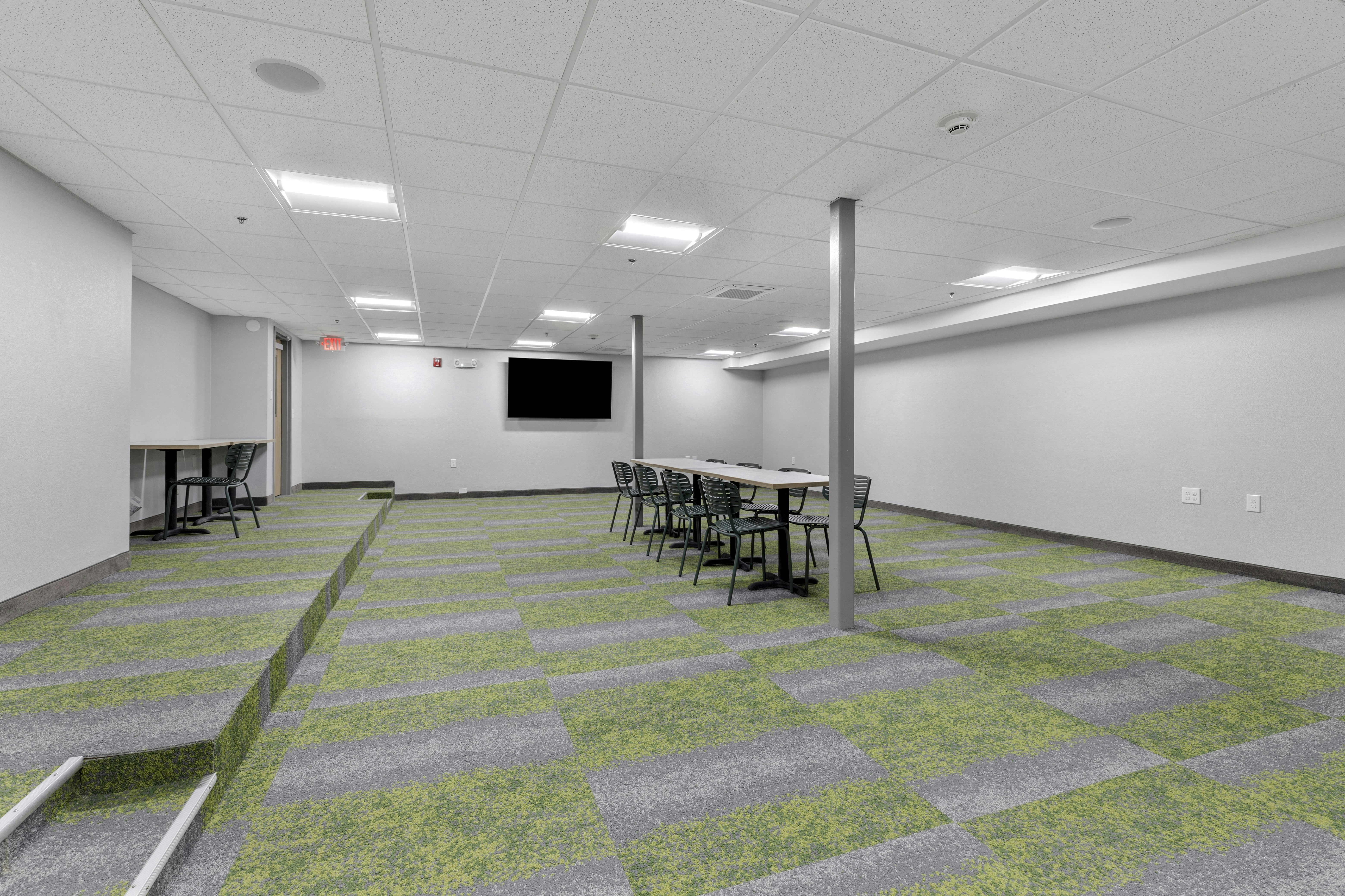 Spark by Hilton Harrisonburg University Area 16/18