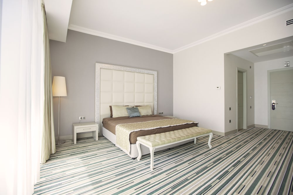 Junior Suite, King Bed