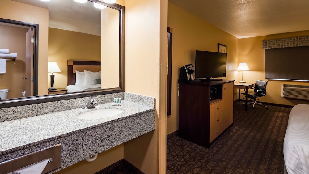 Best Western Sawtooth Inn & Suites 14/34