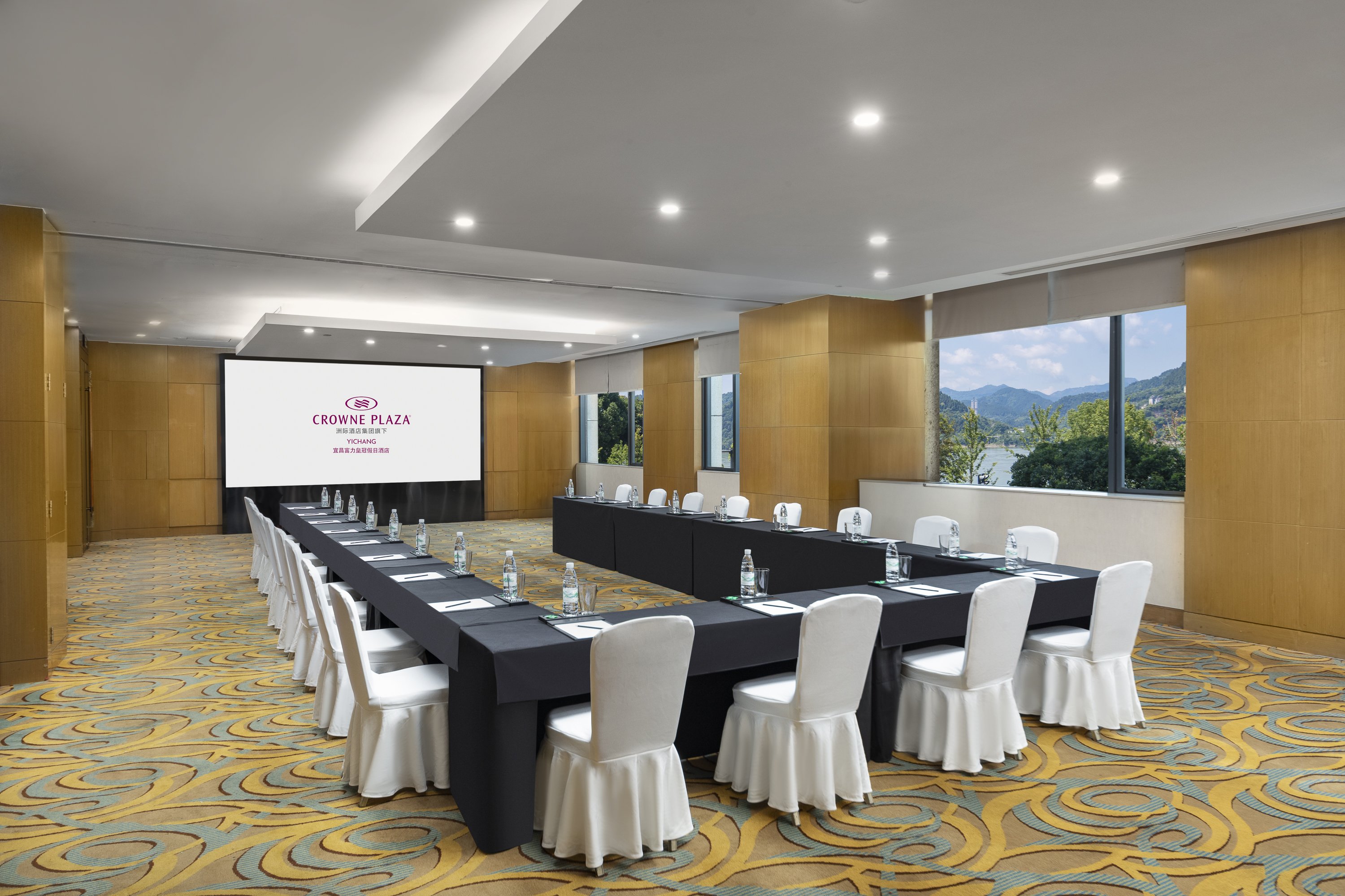 CROWNE PLAZA YICHANG 39/50