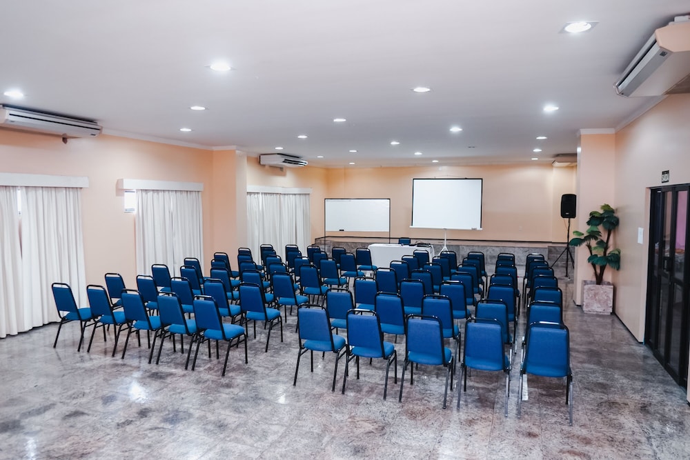 Costa Atlantico Hotel 38/46
