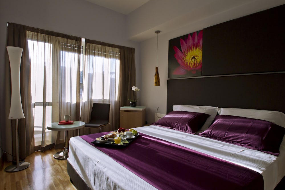 ROOM, TRIPLE