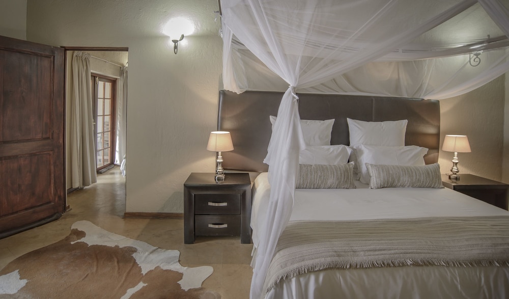 Shiduli Private Game Lodge 10/71