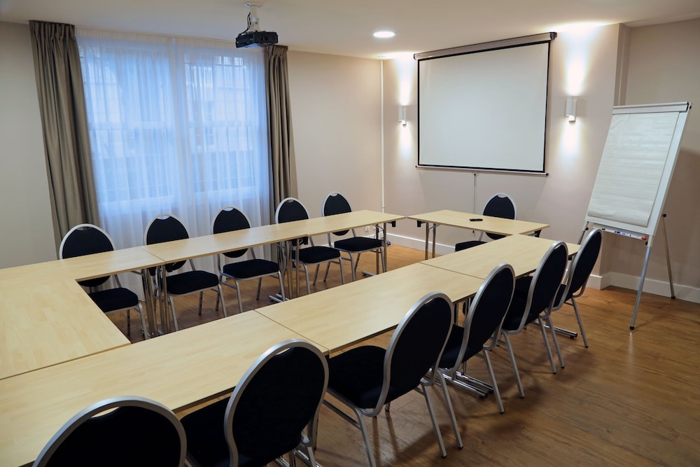 Appart Hotel Odalys City Aix en Provence Centre Palais des Congres 30/42