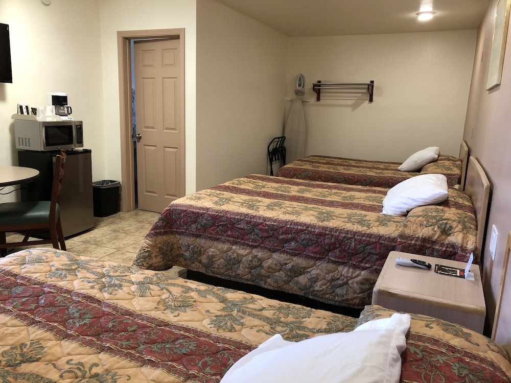 Topper Motel 19/47