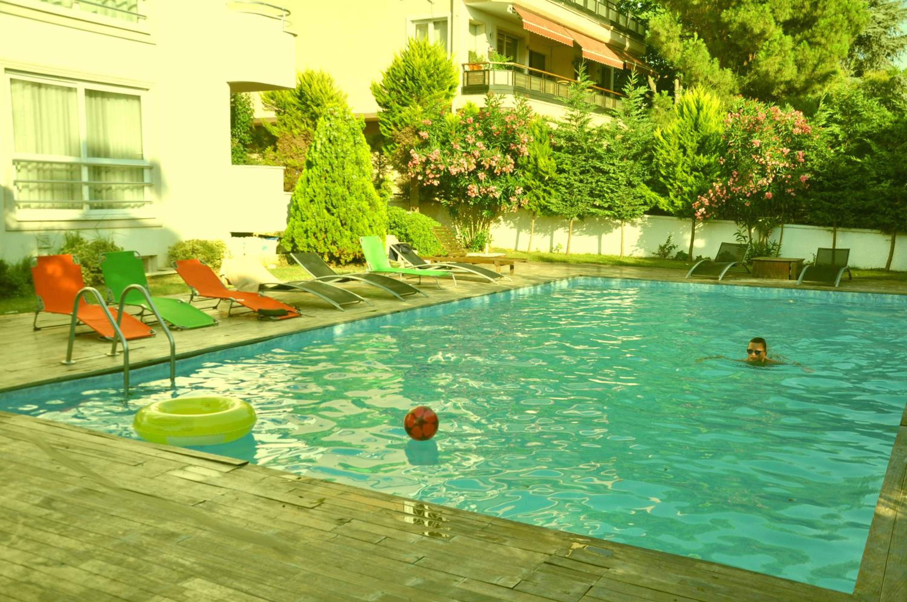 Island Hotel 23/43